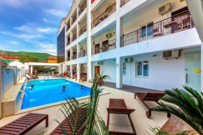 Azaria Hotel
